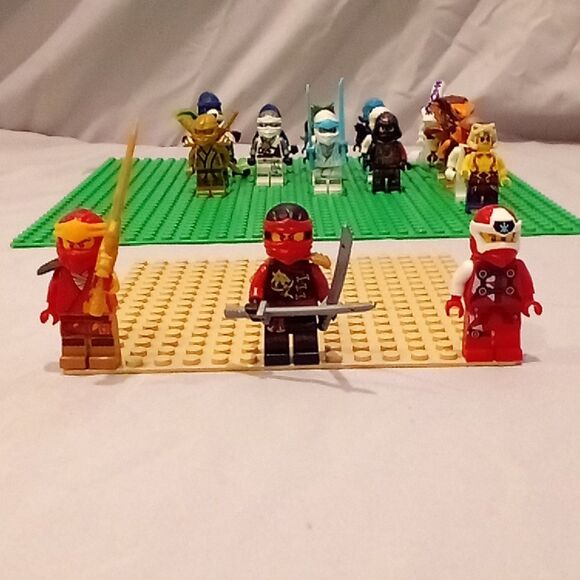 LEGO Minifigure Ninjago Lot 25 Pcs Pythor Garamadon Sensi Wu - Picture 4 of 10